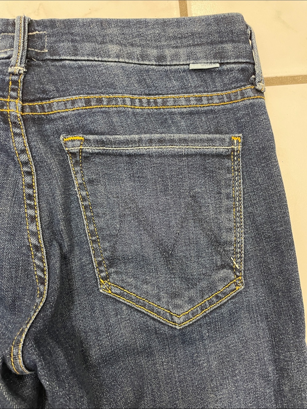 MOTHER Women’s The Looker
Flowers From the Storm Dark Denim Skinny Jeans Size 26 - Picture 11 of 12